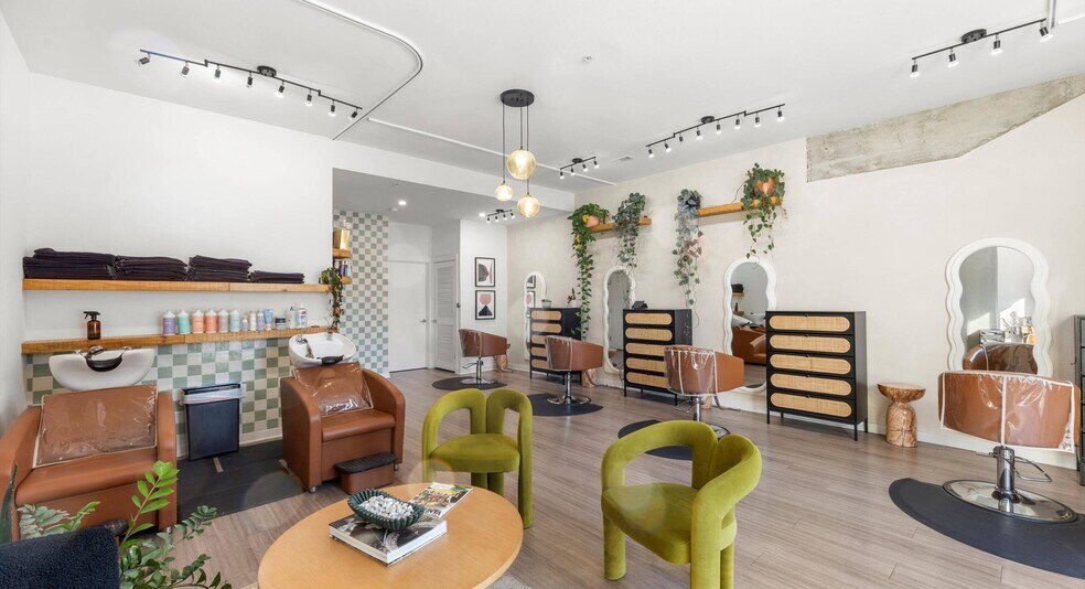 More Photos Of 4361 S Congress Ave, Austin Apartments For Sale