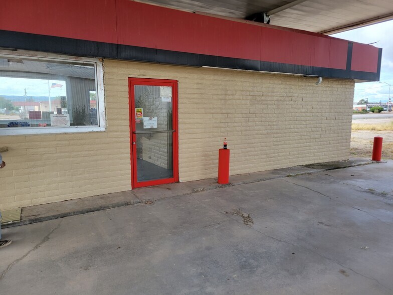 More Photos Of 610 U.S. Rte 66, Grants Service Station For Lease