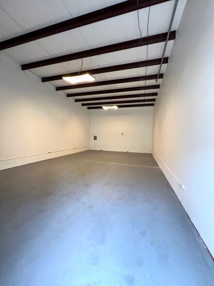 More Photos Of 32403 Tamina Rd, Magnolia Unknown For Lease