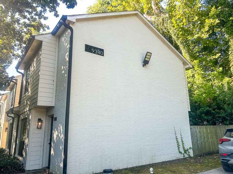 More Photos Of 9384 Fox Run Ave, Baton Rouge Apartments For Sale