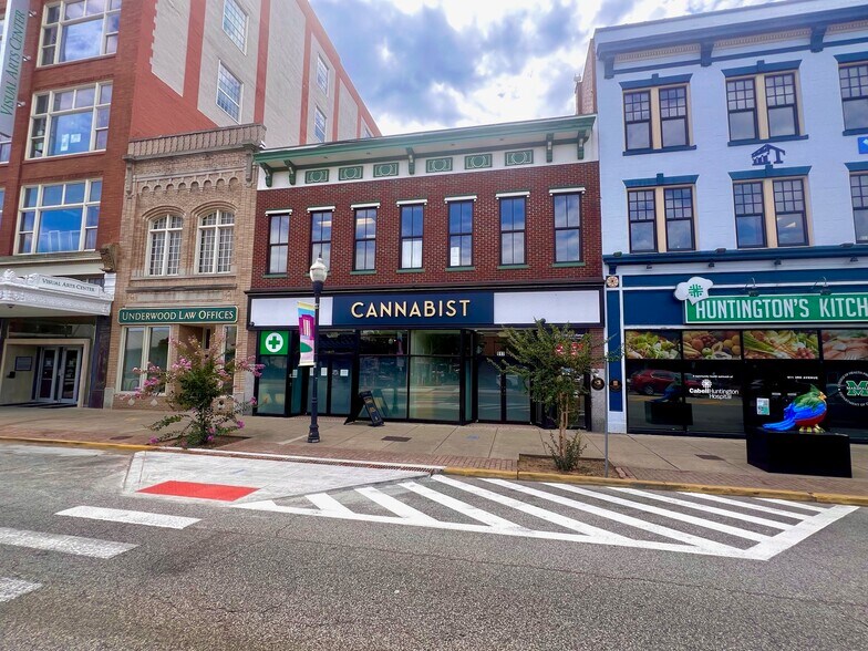 Primary Photo Of 917 3rd Ave, Huntington Storefront Retail Office For Lease