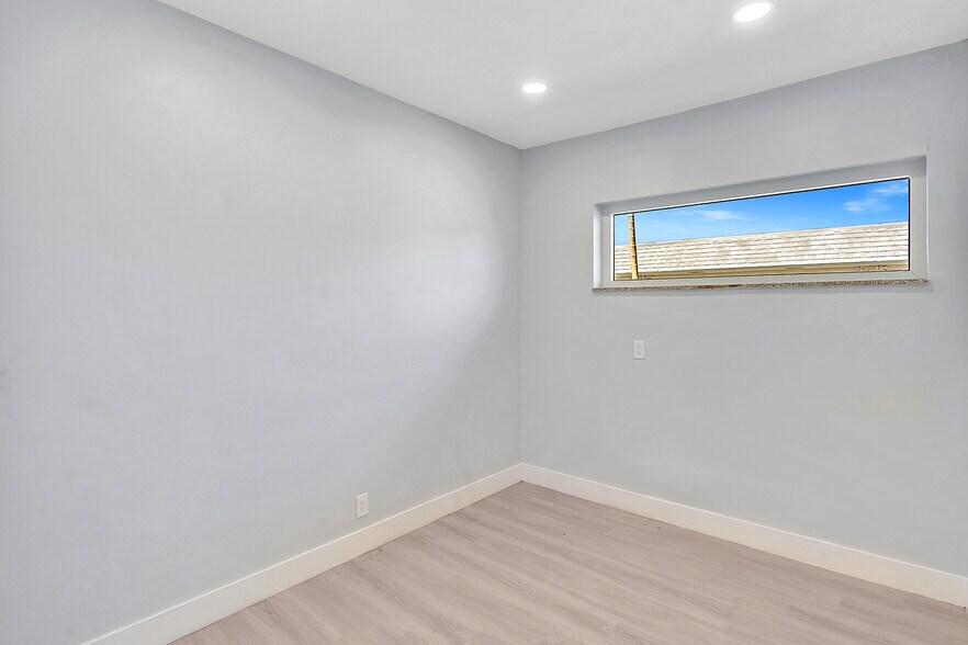 More Photos Of 6240-6244 Miramar Pky, Miramar Medical For Lease