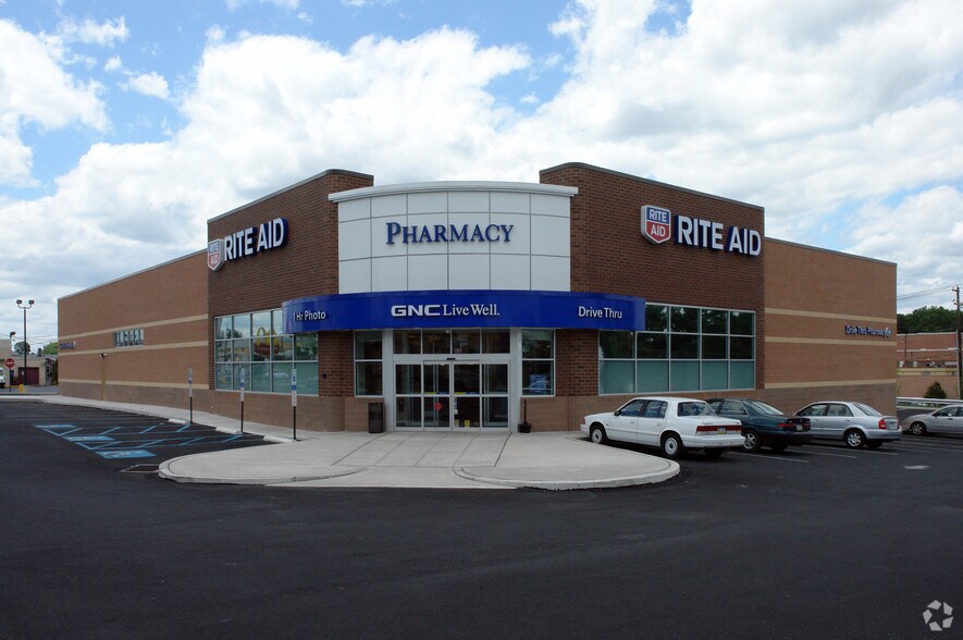 Primary Photo Of 1401 W Tilghman St, Allentown Drugstore For Lease