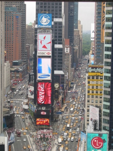 More Photos Of 2 Times Sq, New York Storefront For Lease