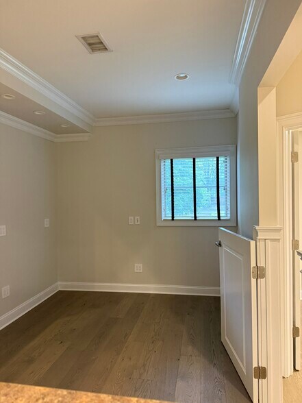 More Photos Of 215 Monmouth Rd, Oakhurst Office For Lease