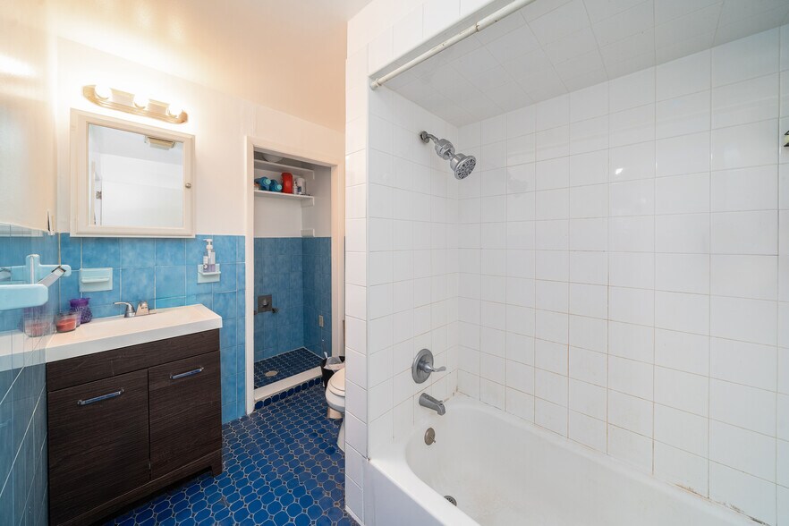 More Photos Of 103-105 Devon St, Kearny Apartments For Sale