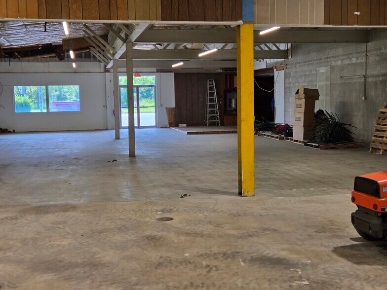 More Photos Of 9170 Transit Rd, East Amherst Warehouse For Sale