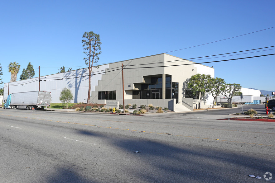 Primary Photo Of 7261-7271 E Slauson Ave, Commerce Warehouse For Lease