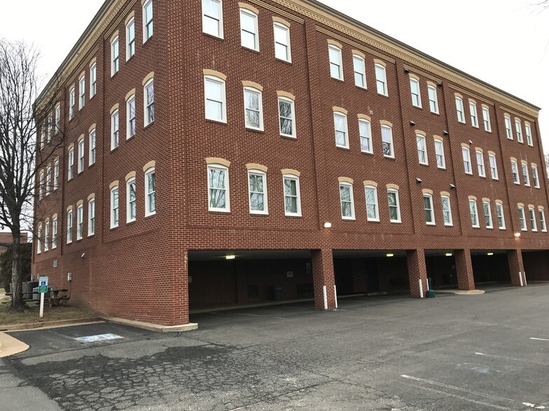 More Photos Of 9309 Center St, Manassas Office For Lease