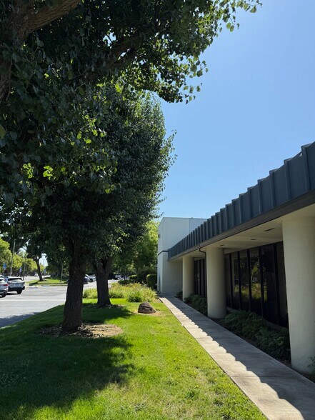 More Photos Of 9700 Goethe Rd, Sacramento Office For Lease