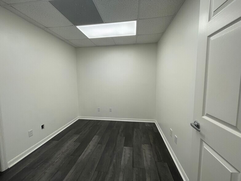 More Photos Of 12520 World Plaza Ln, Fort Myers Medical For Lease