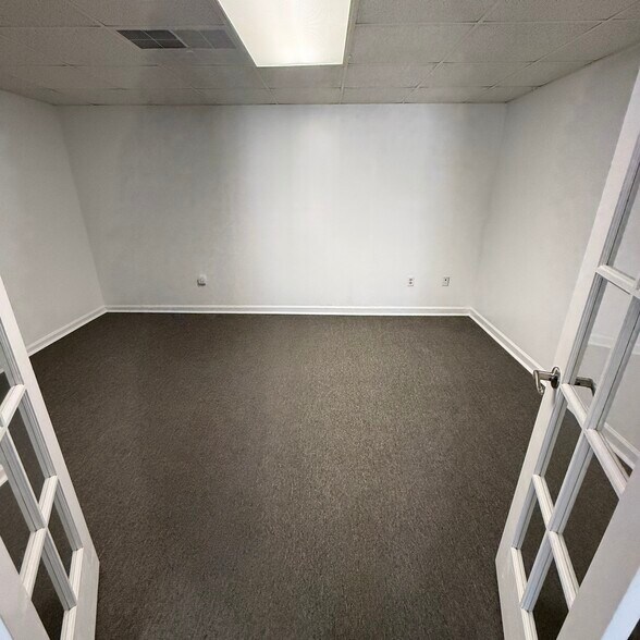 More Photos Of 375-385 W North St, Dover Office For Sale