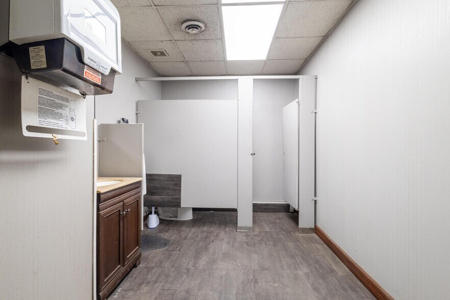 More Photos Of 620 South St, Steubenville Auto Dealership For Lease