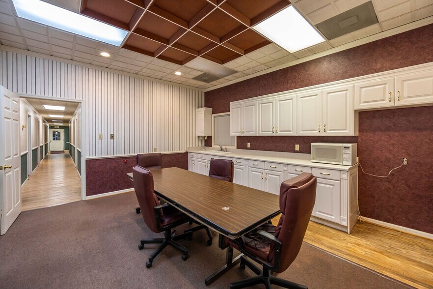 More Photos Of 1168 Bauskett St, Edgefield Warehouse For Sale