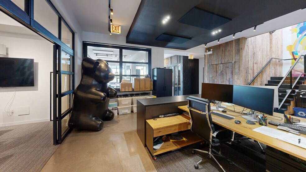 More Photos Of 1643 N Milwaukee Ave, Chicago Office For Lease