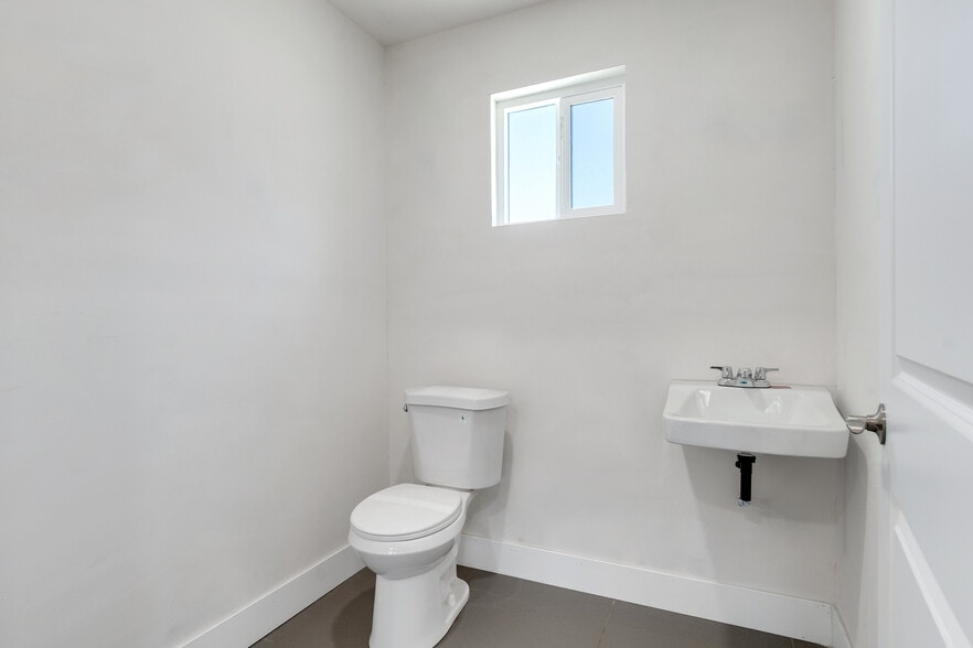 More Photos Of 19620 Temescal Canyon Rd, Corona Specialty For Sale