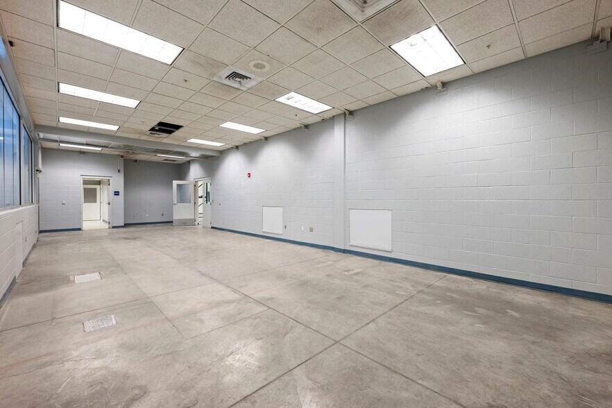 More Photos Of 801 N 2nd St, Berthoud Distribution For Lease