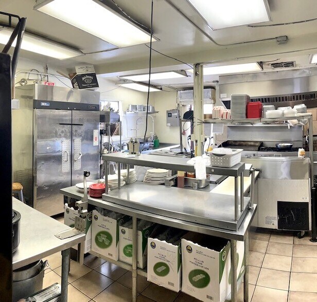 More Photos Of 5079 N AZ Highway 87, Strawberry Restaurant For Sale