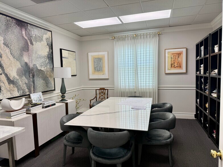 More Photos Of 15417 N Florida Ave, Tampa Medical For Lease