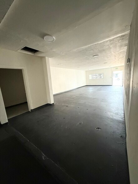 More Photos Of 1810 E Alondra Blvd, Compton Office For Sale