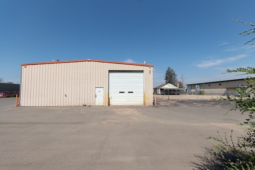More Photos Of 1712 1st Ave, Greeley Warehouse For Sale