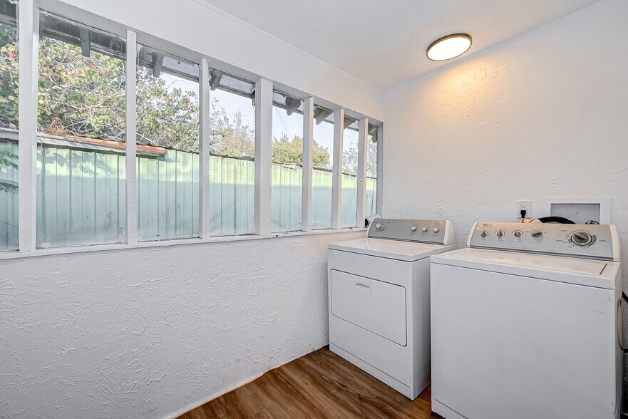 More Photos Of 6420 Conley St, Houston Apartments For Sale