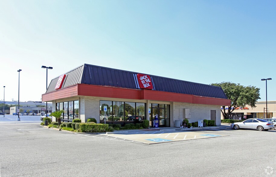 More Photos Of 11920-11990 Westheimer Rd, Houston Unknown For Lease