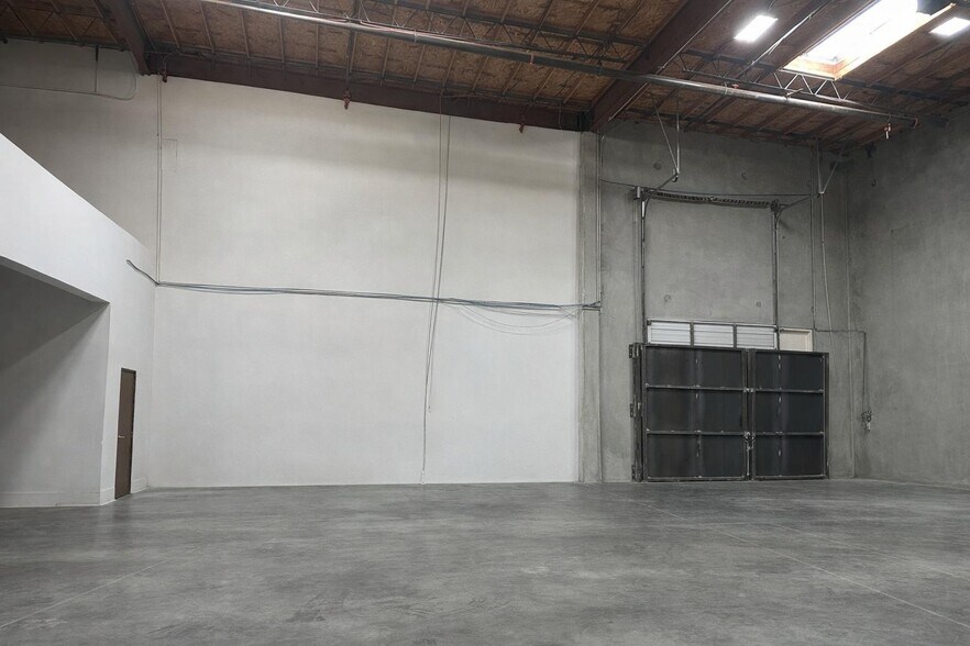 More Photos Of 3532 Seagate Way, Oceanside Warehouse For Sale
