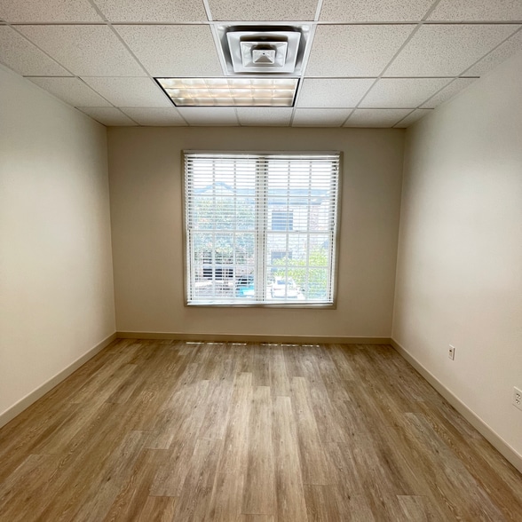 More Photos Of 4407 Bee Caves Rd, West Lake Hills Office For Lease