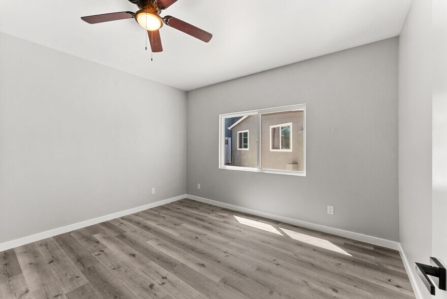 More Photos Of 4864 Fond du Lac Ct, San Diego Apartments For Sale