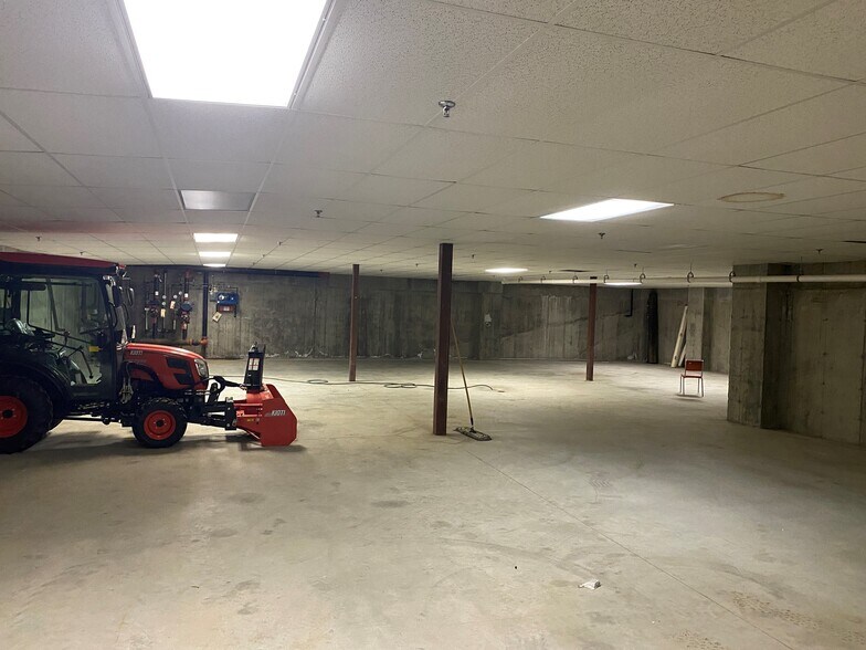 More Photos Of 264 Civic Center Dr, Augusta Storefront Retail Office For Lease