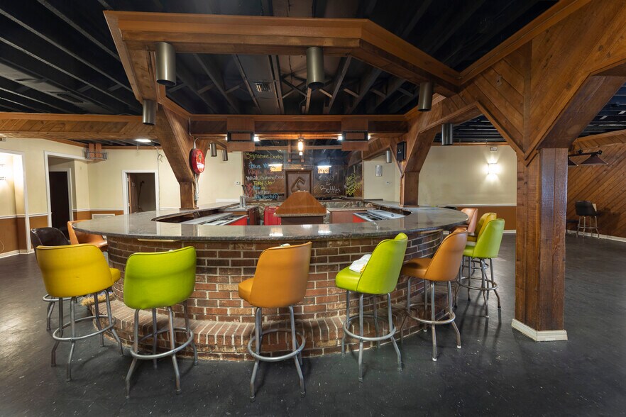 More Photos Of 644 King St, Cocoa Restaurant For Sale