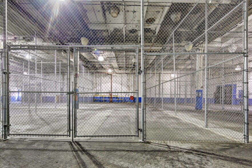 More Photos Of 3036 Gillespie St, Fayetteville Manufacturing For Lease