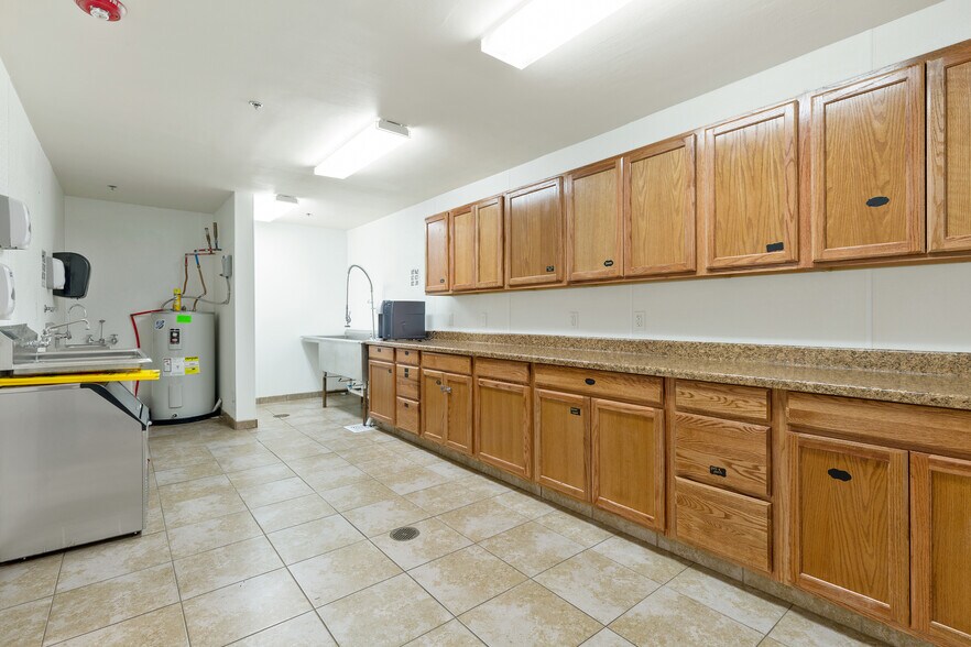 More Photos Of 26243 State Highway 51, Wagoner Medical For Sale