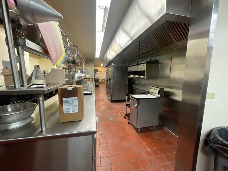 More Photos Of 111 E March Ln, Stockton Hotel For Lease