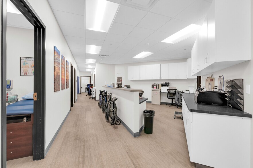 Primary Photo Of 2222 E Highland Ave, Phoenix Medical For Lease