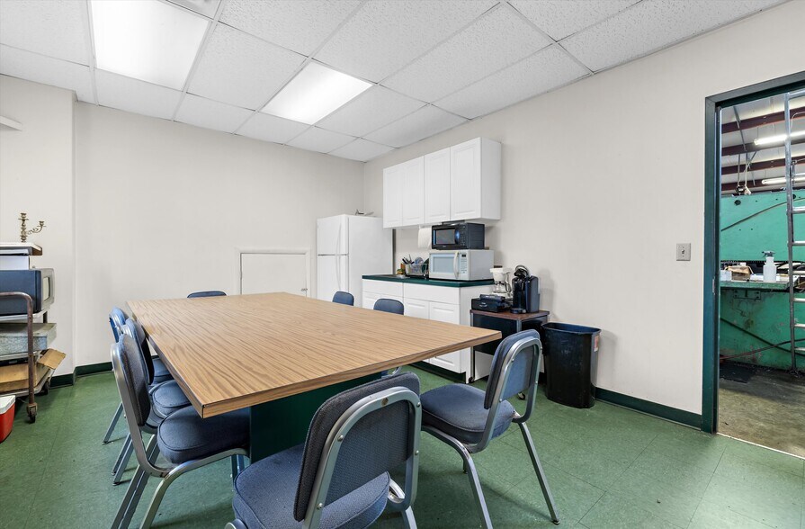More Photos Of 25416 Commerce Ln, Chestertown Manufacturing For Sale