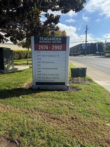 More Photos Of 2982 Teagarden St, San Leandro Warehouse For Sale