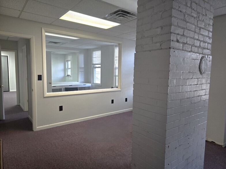 More Photos Of 811 Clifton Ave, Clifton Office For Sale