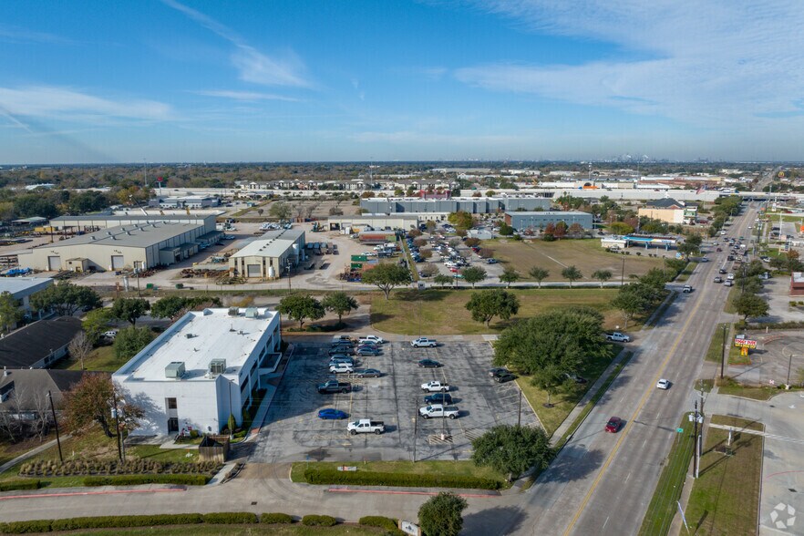 More Photos Of 4040 Red Bluff Rd, Pasadena Office For Lease