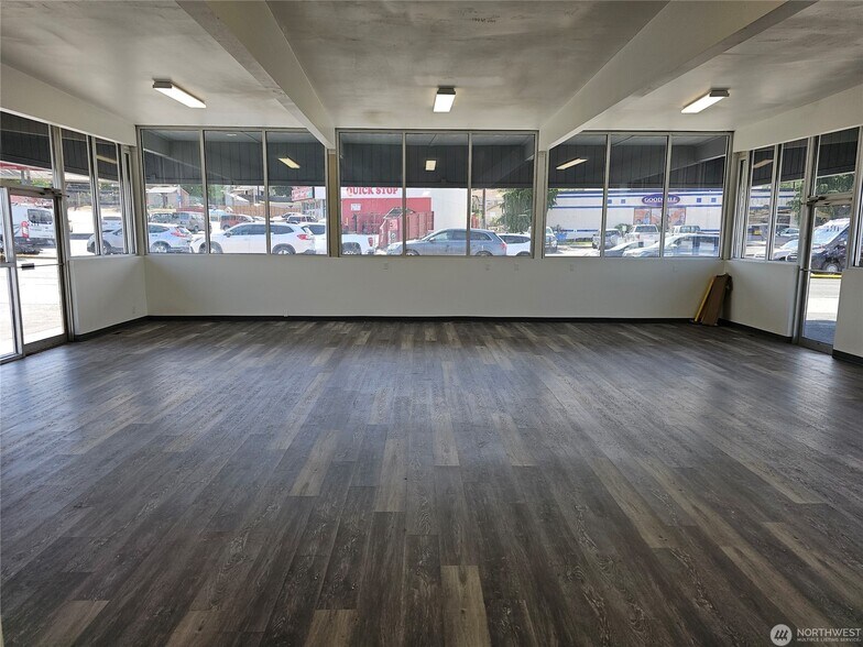 More Photos Of 849 S Mission St, Wenatchee General Retail For Sale