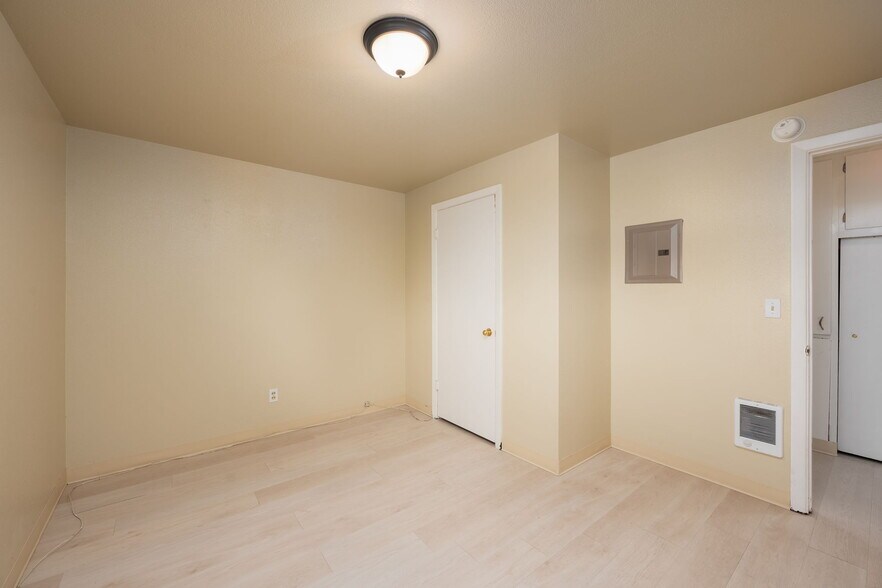 More Photos Of 7902 27th St W, University Place Apartments For Sale