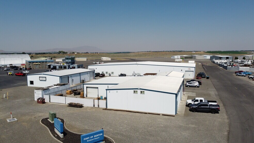 More Photos Of 1893 Airport Way, Richland Distribution For Lease