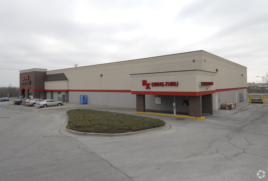 More Photos Of 12000 S US Hwy 71, Grandview Drugstore For Lease