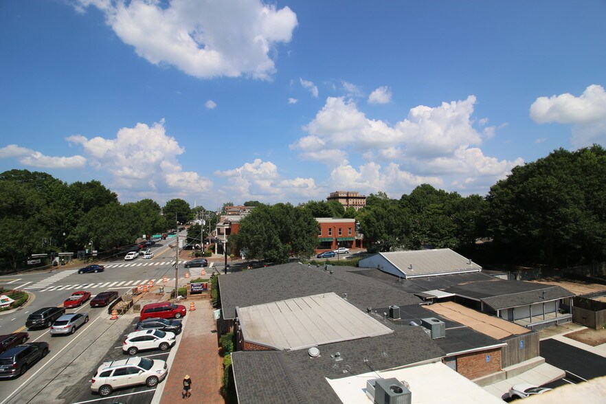 More Photos Of 92 Milton Ave, Alpharetta General Retail For Sale