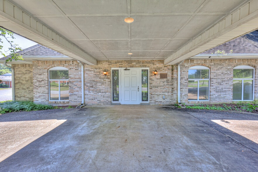 More Photos Of 228 S Military Ave, Lawrenceburg Religious Facility For Sale