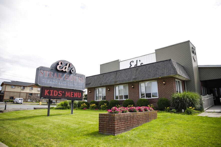 More Photos Of 4476 Business 220, Bedford Restaurant For Sale