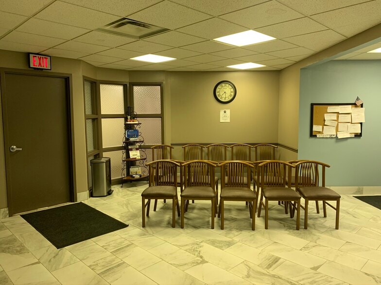 More Photos Of 3156 Dustin Rd, Oregon Medical For Lease