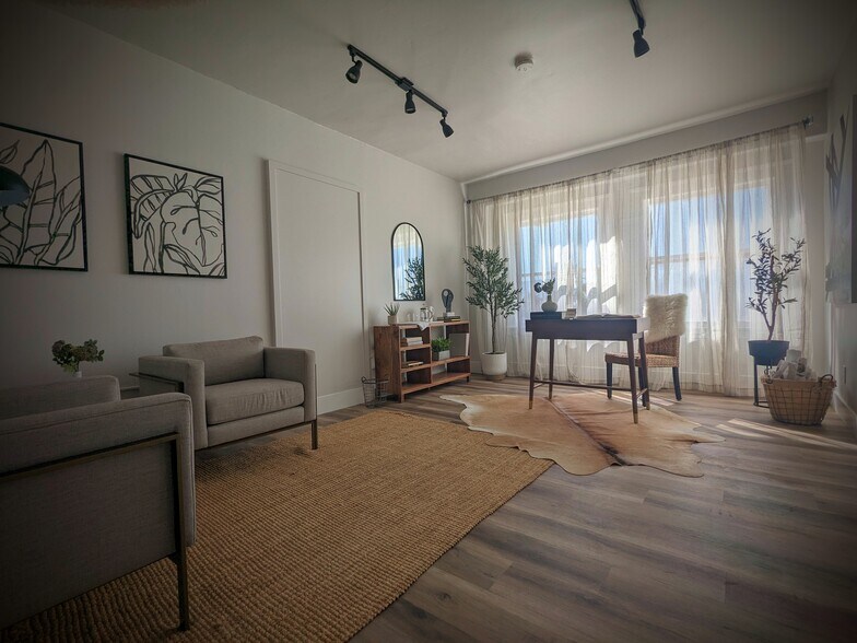 More Photos Of 970-980 Garnet Ave, San Diego Storefront Retail Office For Lease