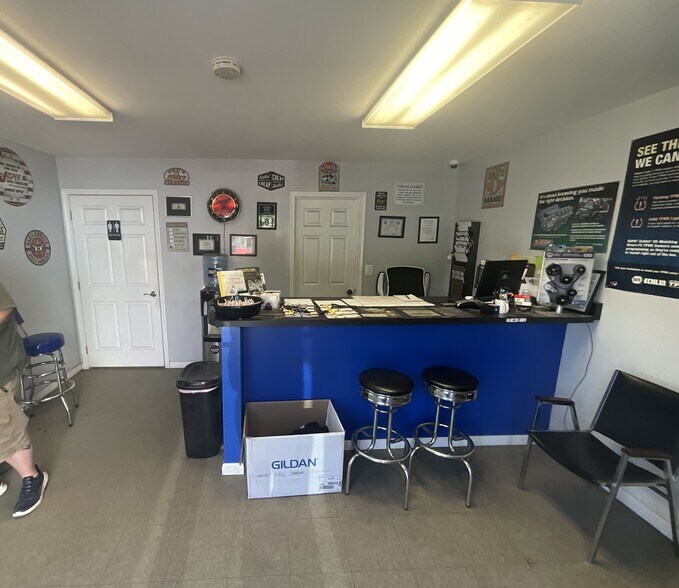 More Photos Of 7620 Investment Ct, Owings Flex For Lease